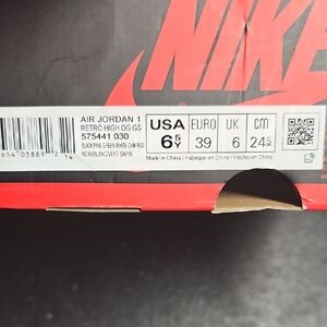 Nike Air Jordan 1 Retro High OG GS in Black and Red